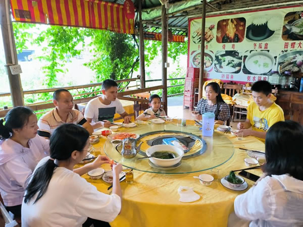 8月团建特辑| 沃格员工家属暑假欢送会-南海影视城之旅