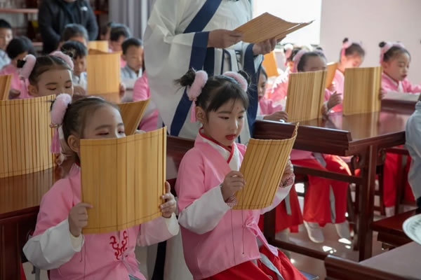 柏厨家居|海智小学“柏学堂”正式落地，“柏爱无疆”系列公益活动持续开展